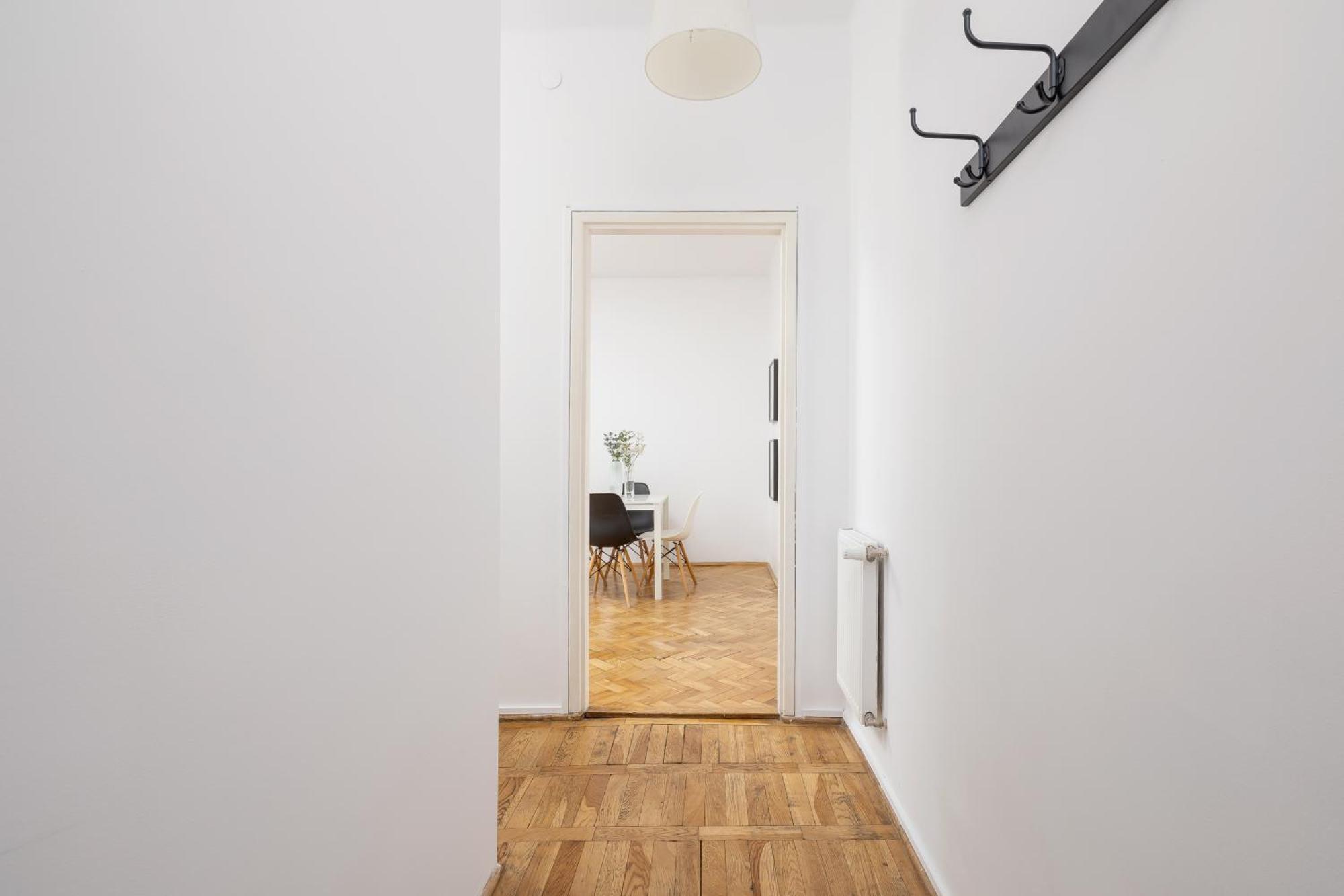 1-Bedroom Apartment With Balcony - Dluga 65 Cracóvia Exterior foto